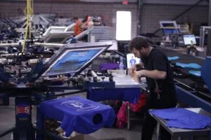 Screen-printed T-shirts online: mission possible?