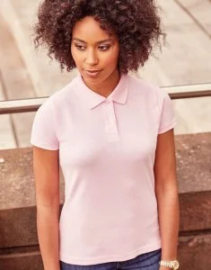 Een gepersonaliseerd roze poloshirt voor dames? Kleuren en lettertypen voor een perfecte print.